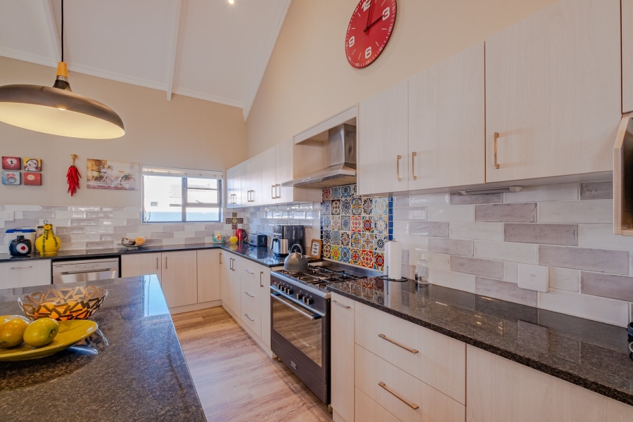 3 Bedroom Property for Sale in Sandbaai Western Cape